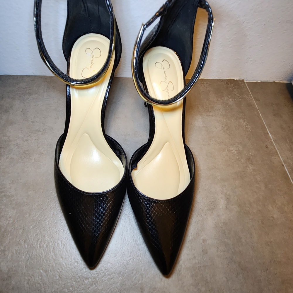Jessica Simpson Black Pointed Heels